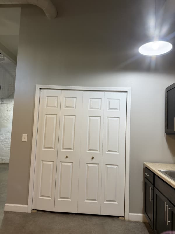 Davenport Condo: 427 Brady St. #2