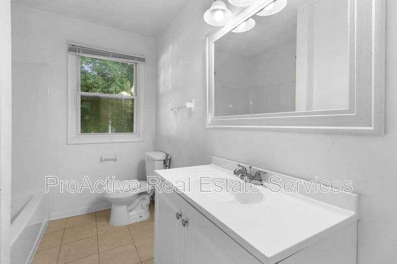 Norfolk House: 905 Tifton Street