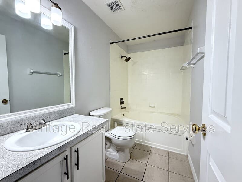 Valrico House: 254 Castlekeeper Pl