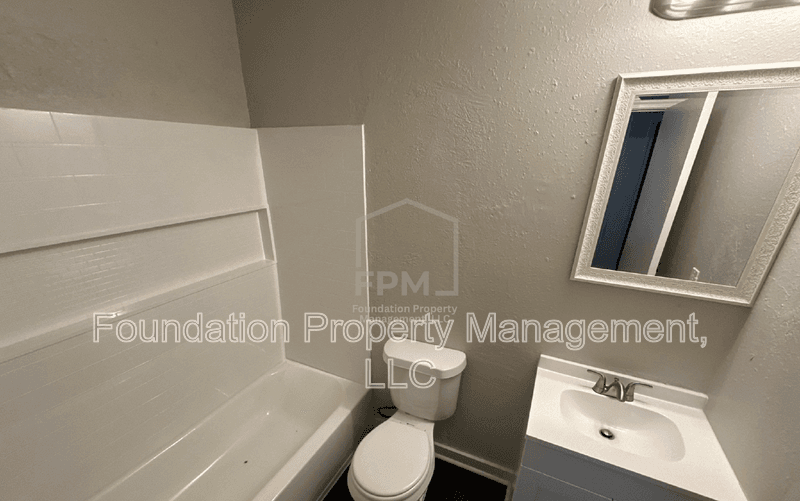Memphis House: 3791 Black Forest Drive