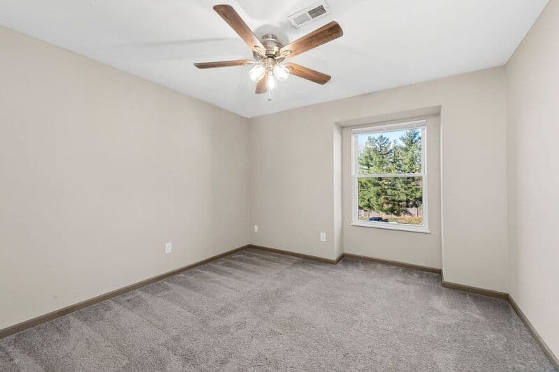 Edwardsville Condo: 1040 University Dr