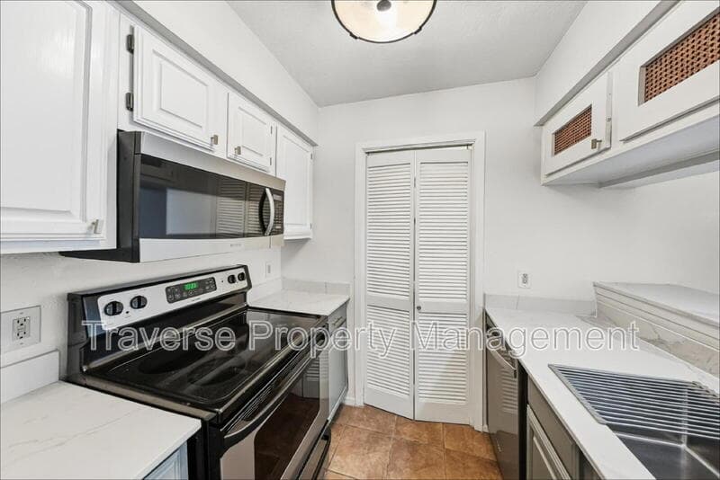 Arlington Condo: 1108 Quail Valley Ln