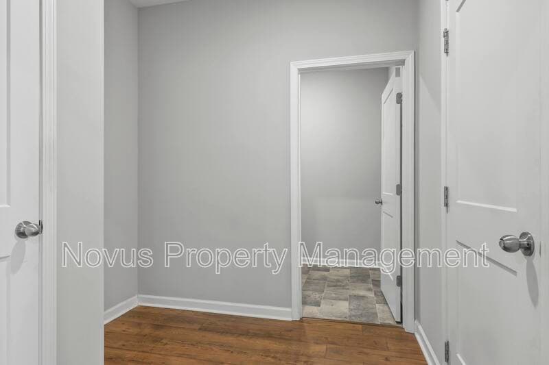 Carrollton House: 122 Cedar Park Way
