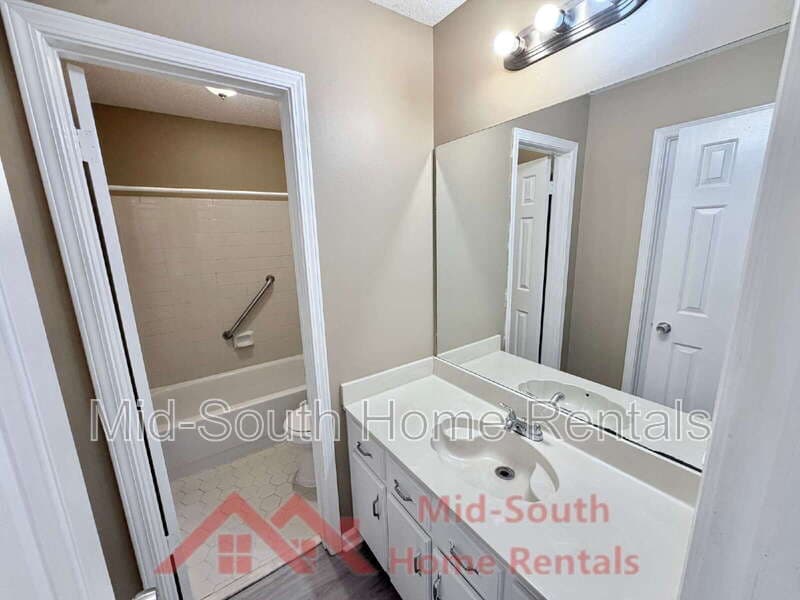 Memphis House: 5667 Crievewood Dr