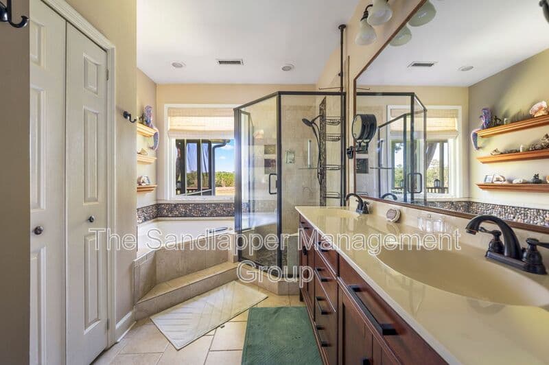 Johns Island House: 588 Main Road