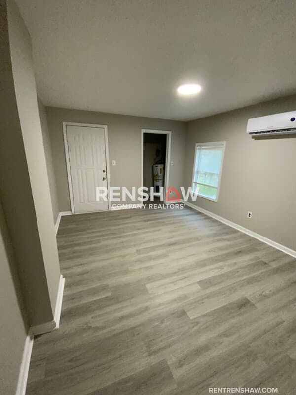Dyersburg House: 313 Reynolds Ave B
