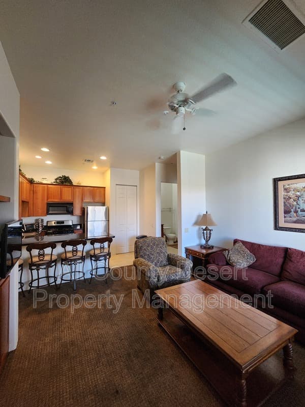 La Quinta Condo: 50650 Santa Rosa Plaza