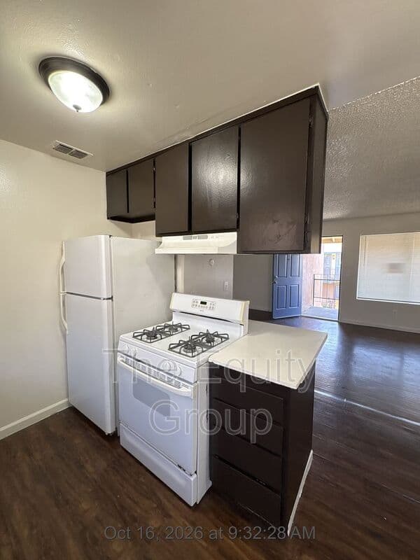 Visalia Condo: 615 S Demaree St