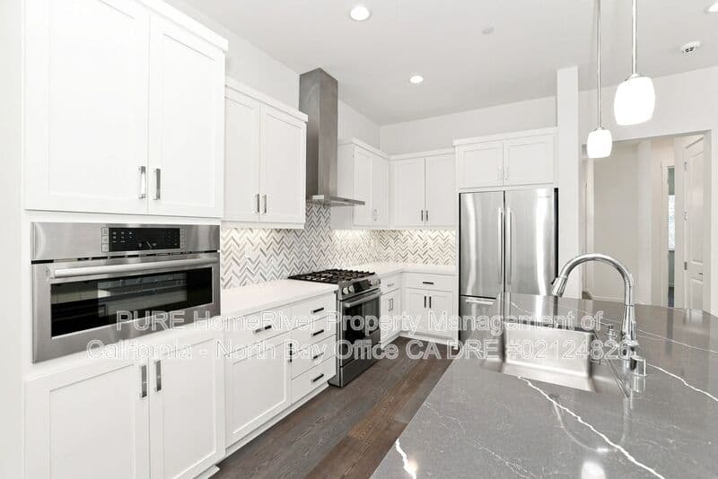 Santa Rosa House: 1718 Linden Lane
