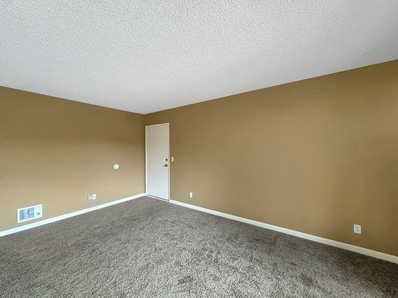 San Diego Condo: 9550 Carroll Canyon Rd