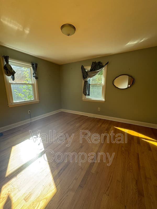 Northampton House: 36 Rick Drive