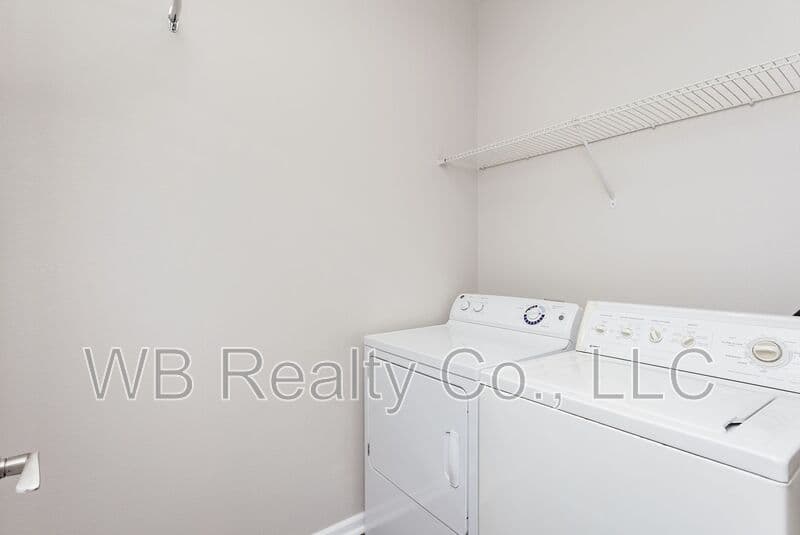 Grimes Condo: 1951 N James St