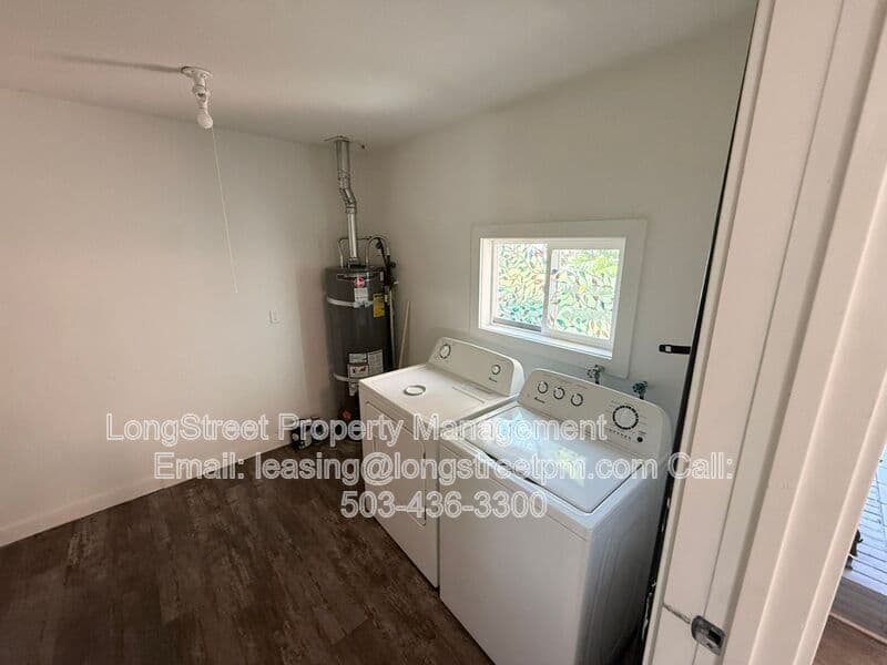 Salem House: 758 Browning Ave S