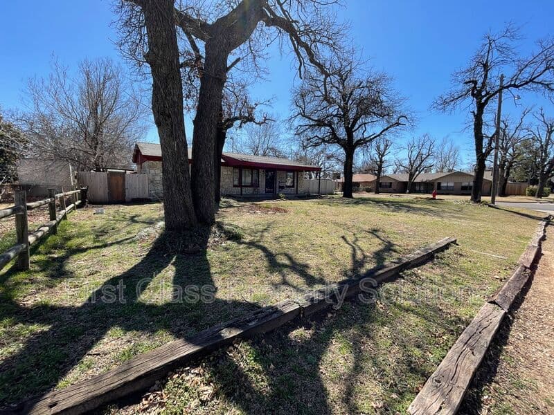 Bethany House: 6618 NW 31st St