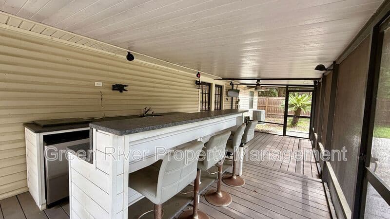 Jacksonville House: 12955 Julington Ridge Drive E