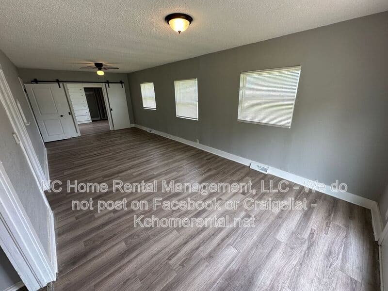 Kansas City House: 7113 N Highland Ave