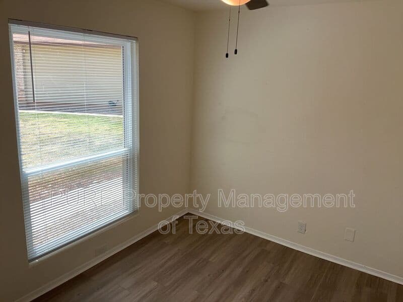 Round Rock Condo: 418 Parkhill Cv