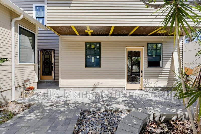 San Diego House: 4471 Cleveland Ave
