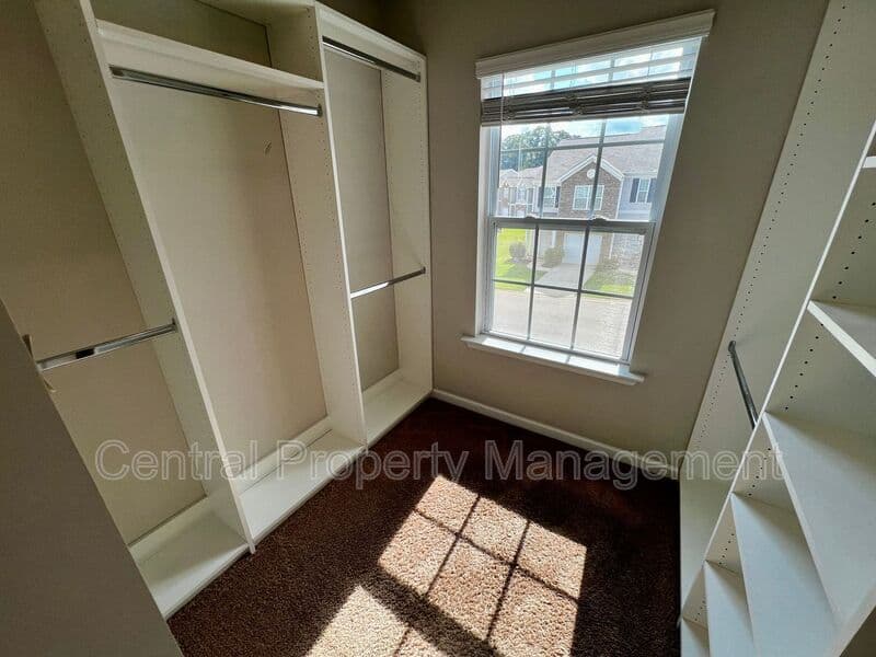 Greer House: 43 Moorlyn Lane