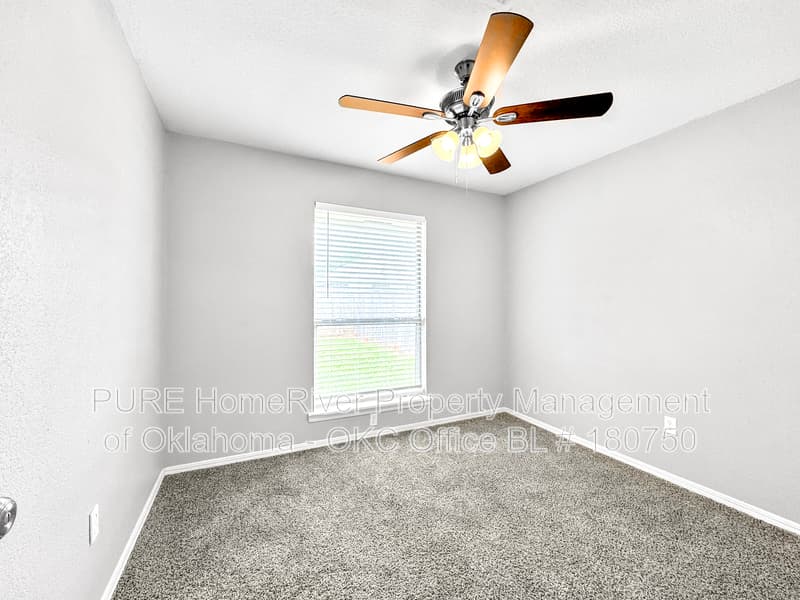 Midwest City House: 9709 Grissom Dr