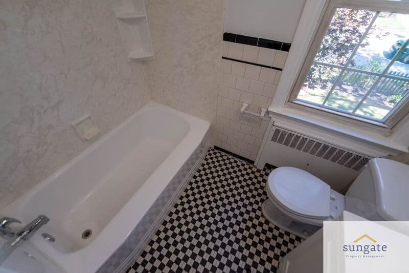 Towson Townhome: 211 Burke Ave