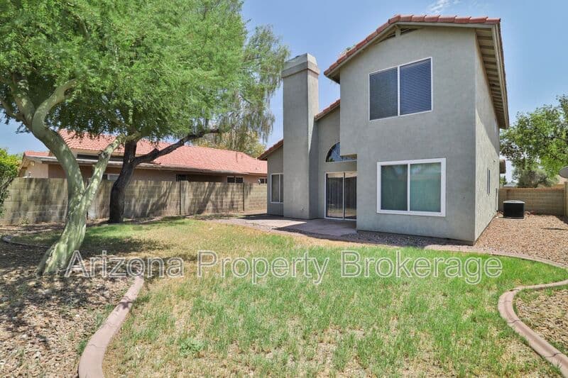 Glendale House: 3622 W. Wagoner Rd.