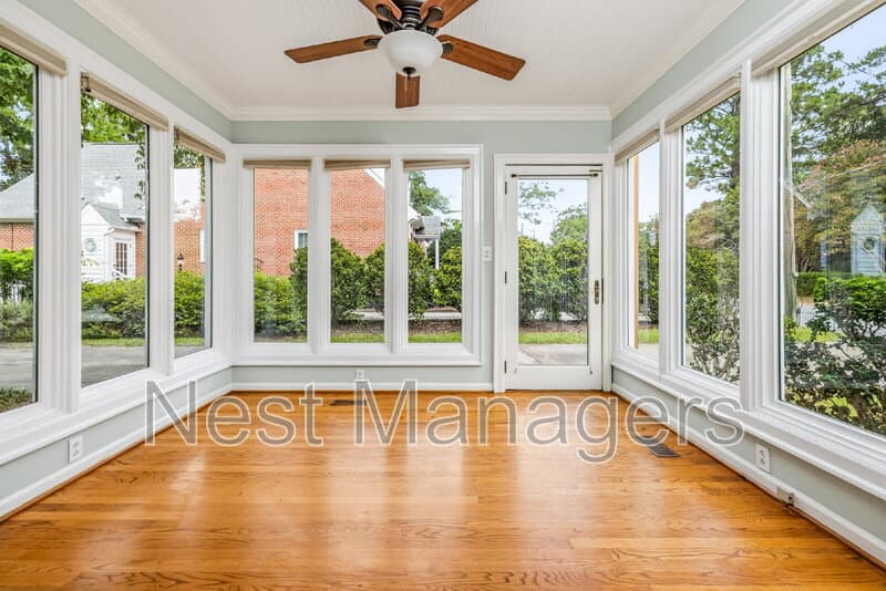 Fayetteville House: 112 Ellington Street