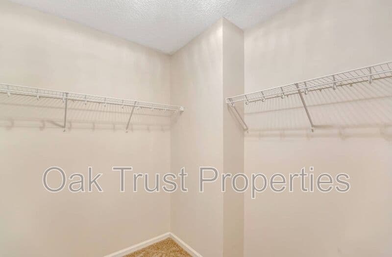 Ladson House: 1053 Friartuck Trail