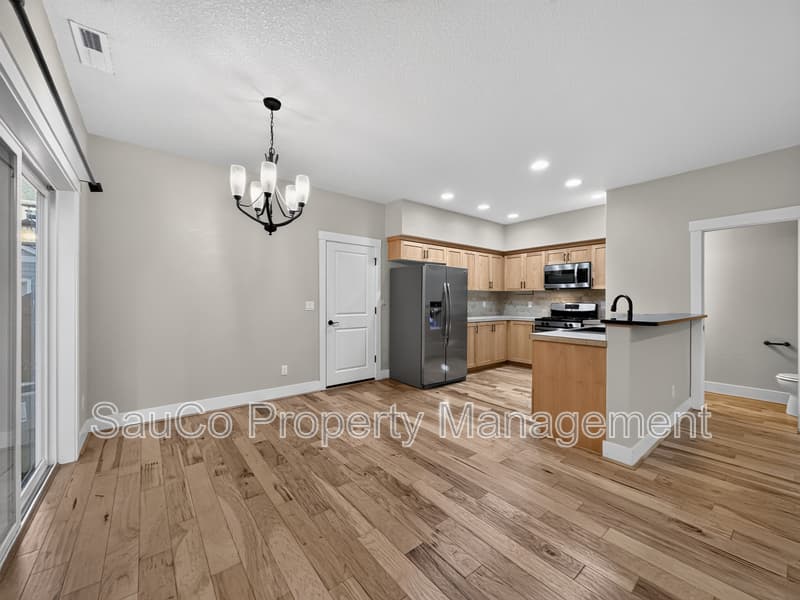 Beaverton House: 431 Southwest 204th Ter