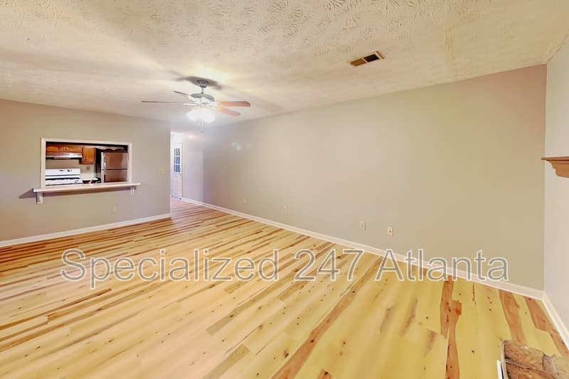 Conyers House: 2112 Fairway Ct SE