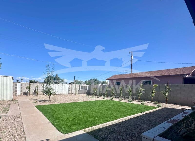 Chandler House: 281 S California St