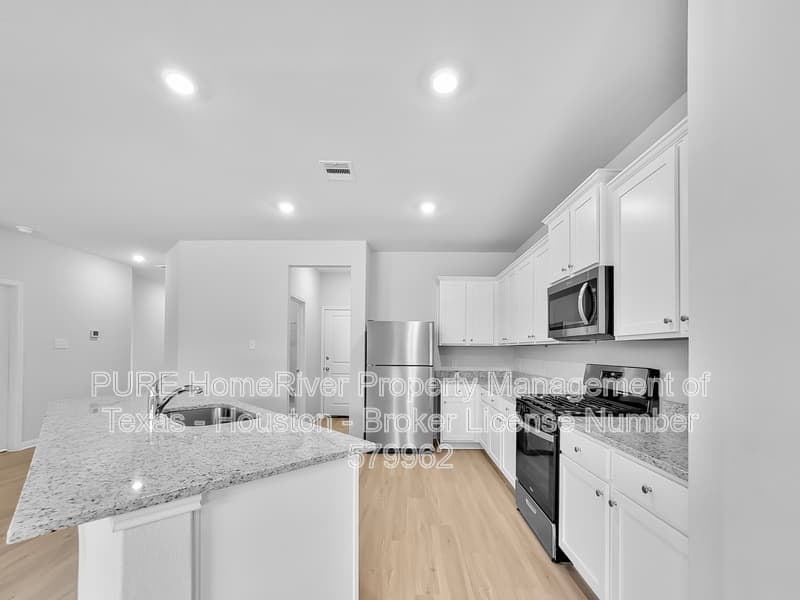 Iowa Colony House: 2510 Green Jasper Dr