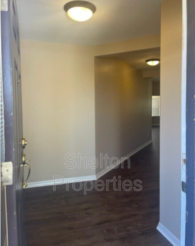 Buckeye House: 25652 W Magnolia St