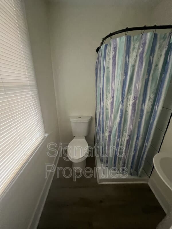 Portsmouth House: 2005 Holladay St
