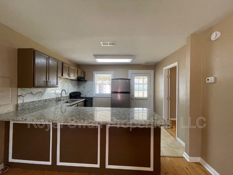 Lakeland House: 4520 Clubhouse Road