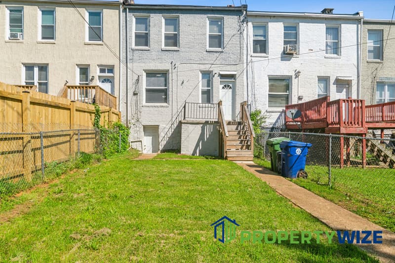 Baltimore Townhome: 3343 Avondale Avenue