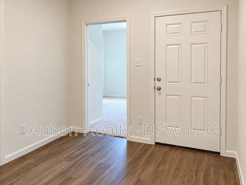 Fort Worth House: 6525 Trident Court