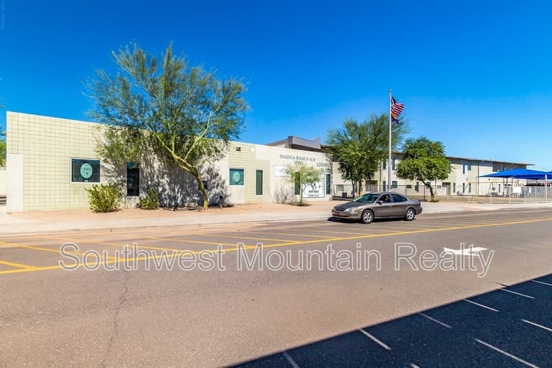 Florence House: 11553 E Sunflower Ln