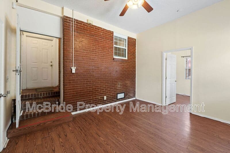 Augusta House: 1739 Cornell Drive