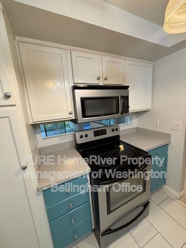 Bellingham Condo: 2 Marigold Dr