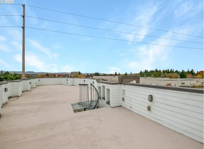 Portland House: 6020 Northeast Willow Street