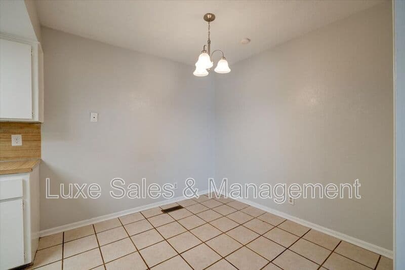 Oklahoma City House: 8302 NW 8th Street