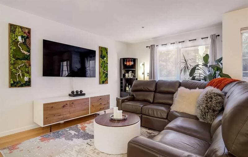 Daly City Condo: 1021 San Luis Cir