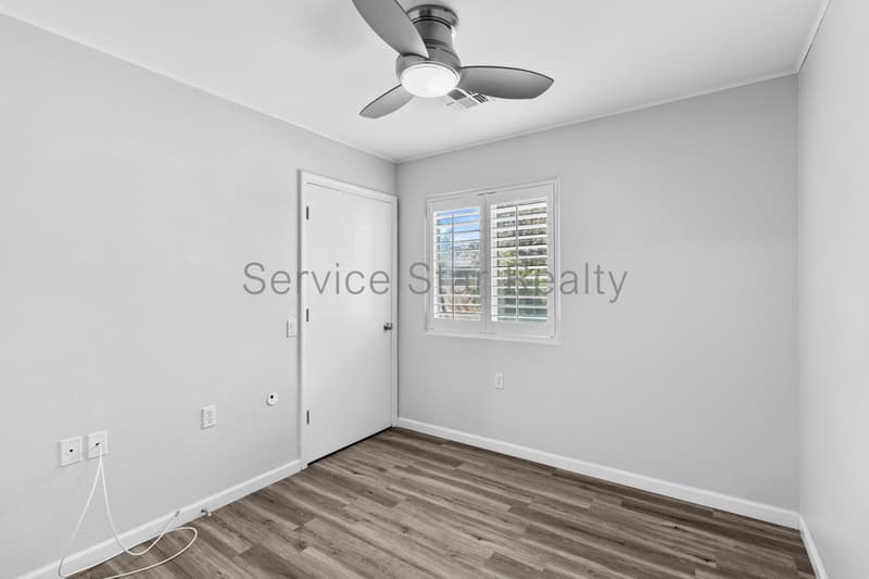 Phoenix House: 15649 N 29th Pl