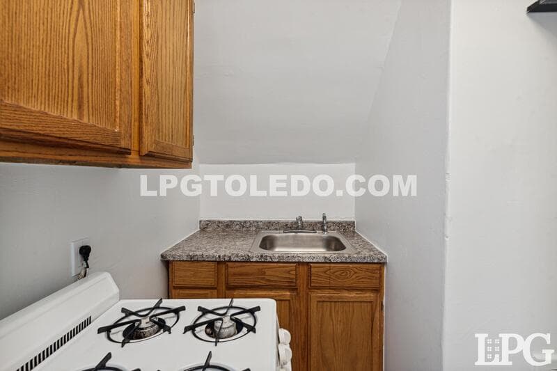 Toledo Condo: 3843 Peru St