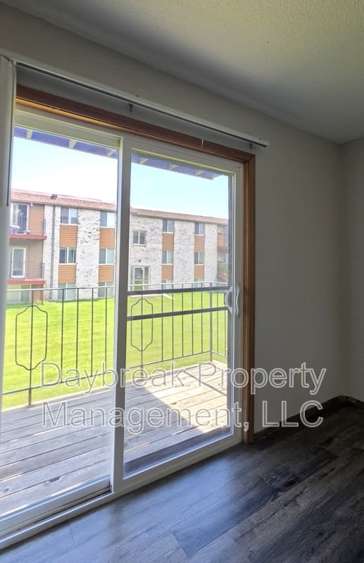 Moorhead Condo: 2408 3rd Avenue North - 12