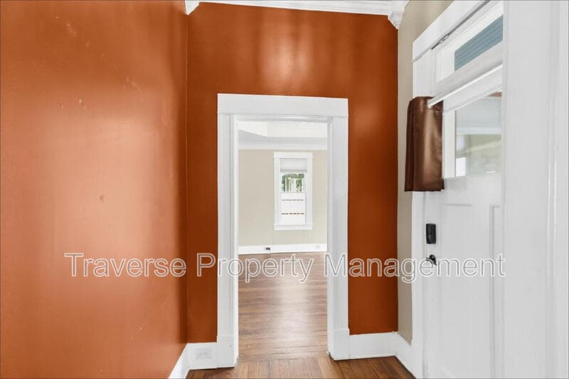 Fort Worth House: 1816 Washington Ave