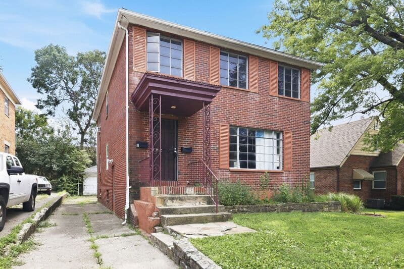 Dayton House: 960 Sherwood Dr