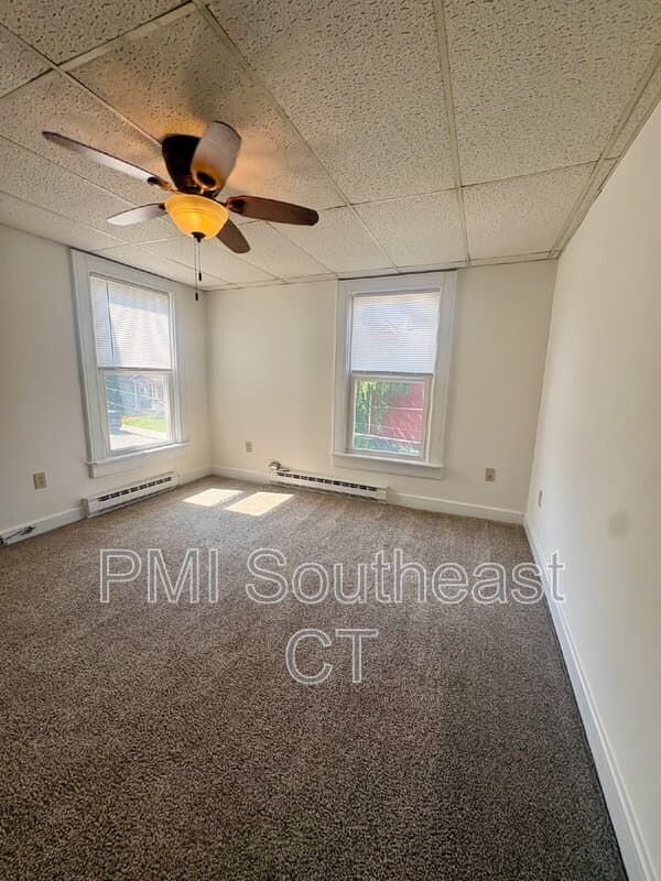 New London Condo: 285 Montauk Avenue
