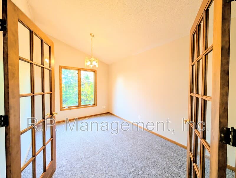 Minnetonka House: 4626 Linnea Ln